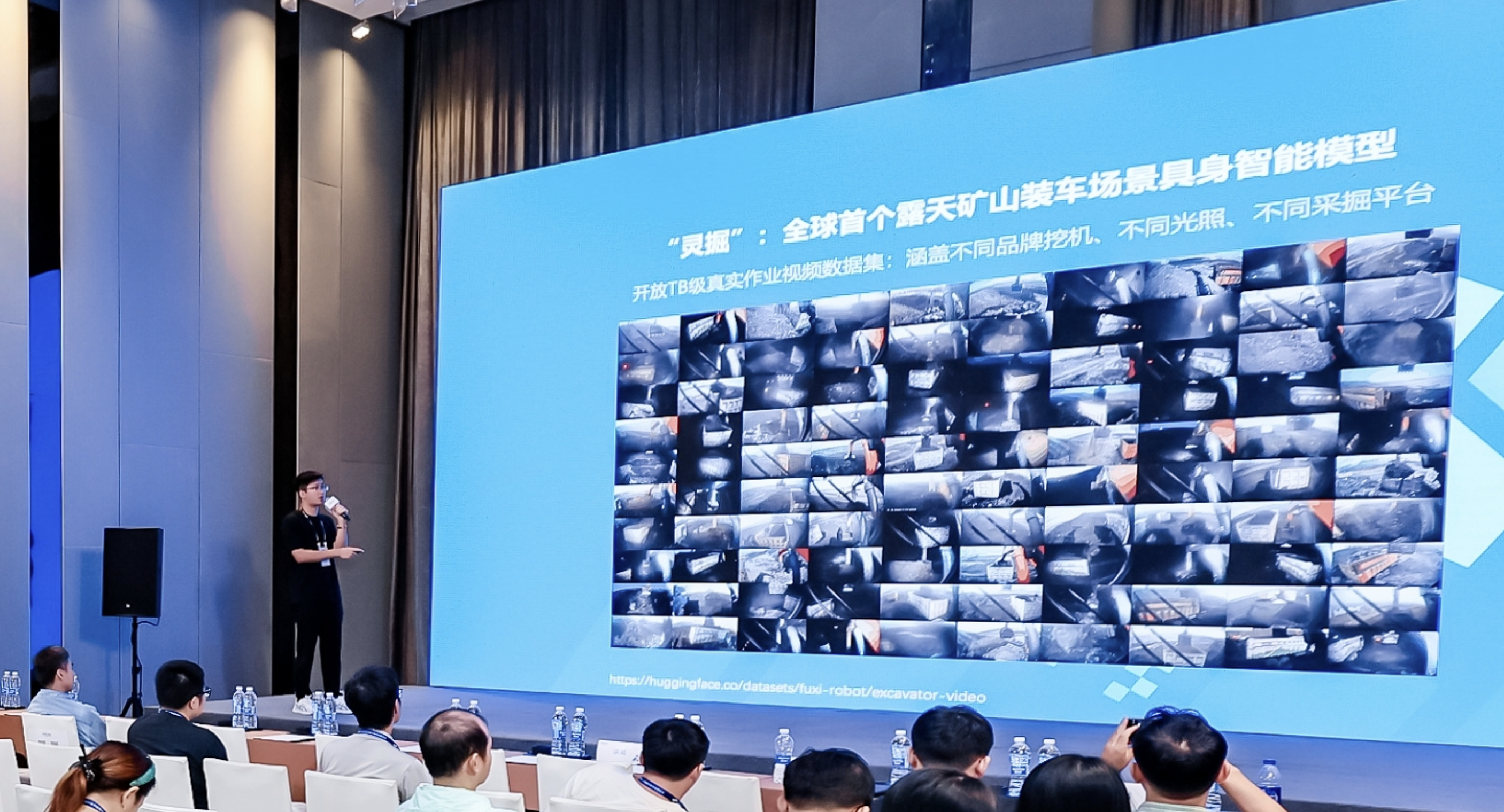 AICon 2025｜以具身智能破局工程机械智能化，从游戏AI到产业实践的跨越之路