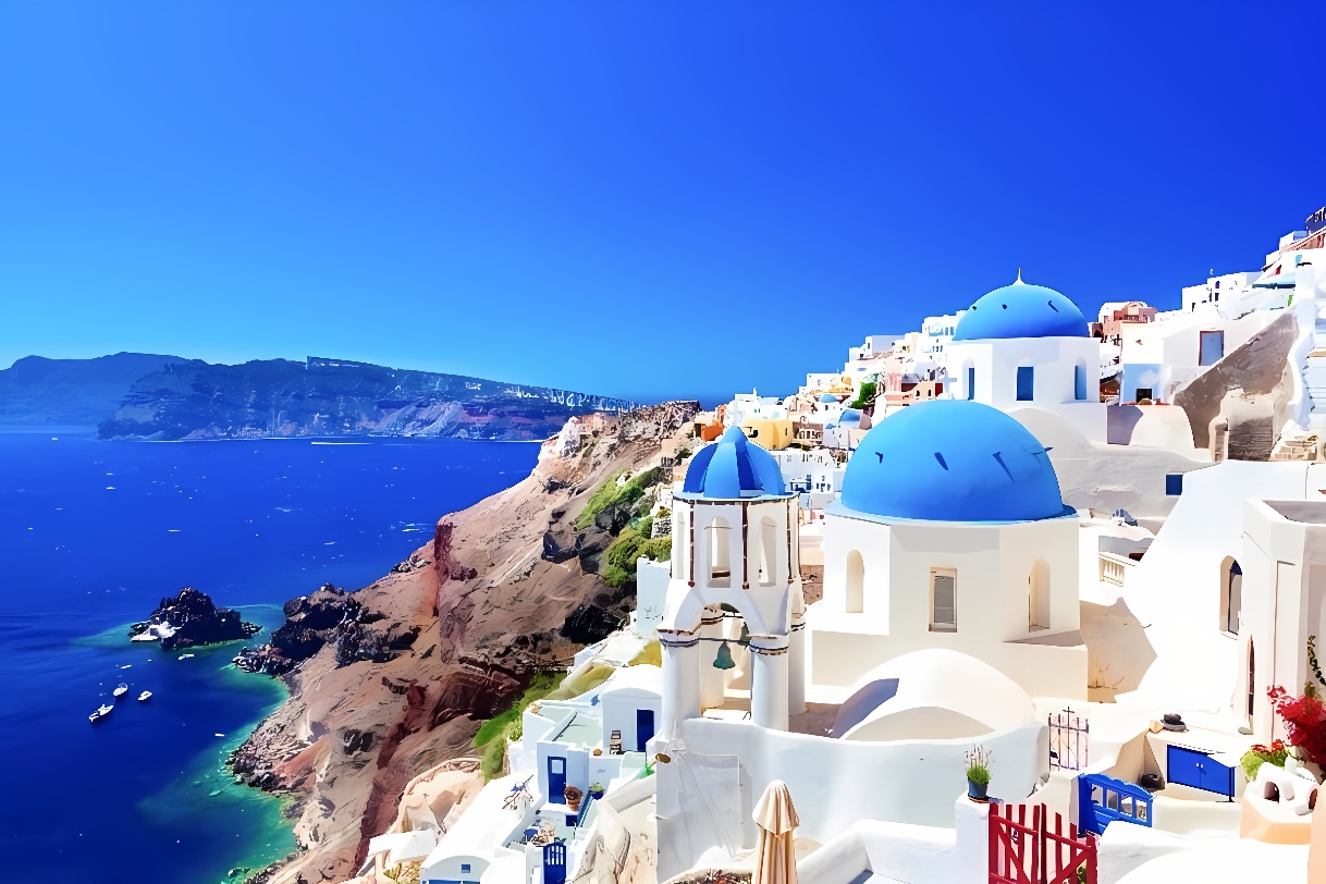 图片展示蓝顶白墙的建筑，坐落在悬崖上，面朝碧蓝的海洋。阳光照耀下，景色宁静美丽，典型的希腊圣托里尼岛风光。