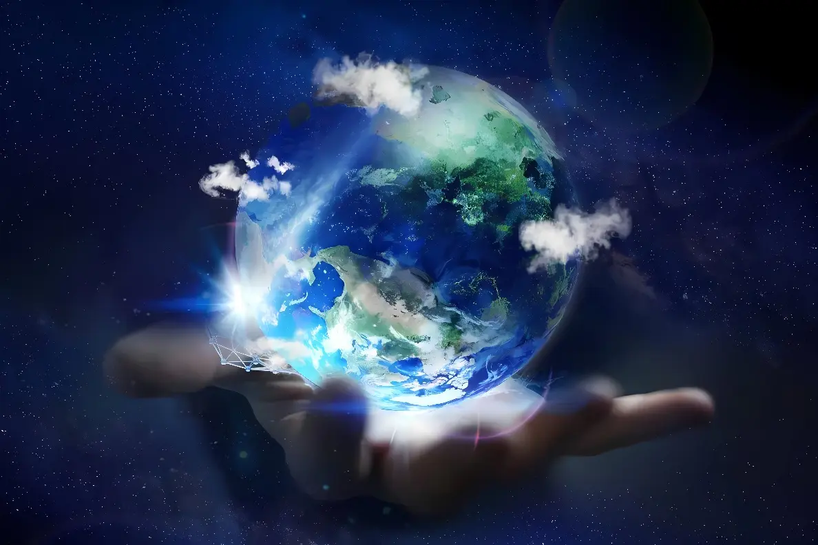 这是一张创意图片，描绘了一只手掌托着地球，背景是星空，象征着人类对地球的守护和责任。