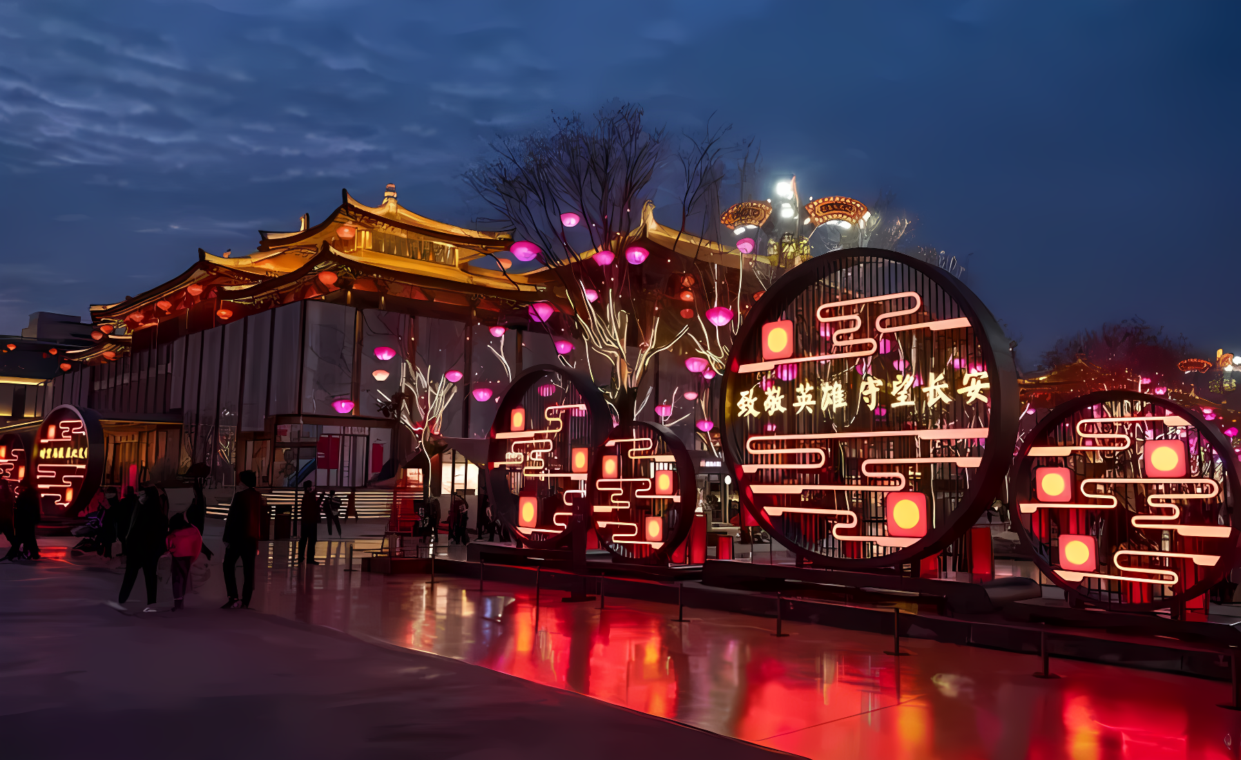 这是一张中国风的灯光装置艺术照片，展示了装饰华丽、色彩斑斓的灯笼和传统建筑，在傍晚时分显得格外醒目迷人。