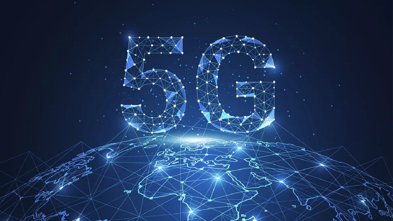 图片展示了由数字线条构成的“5G”字样，背景是星空和地球网络连线，象征5G技术的全球互联和高速通信。