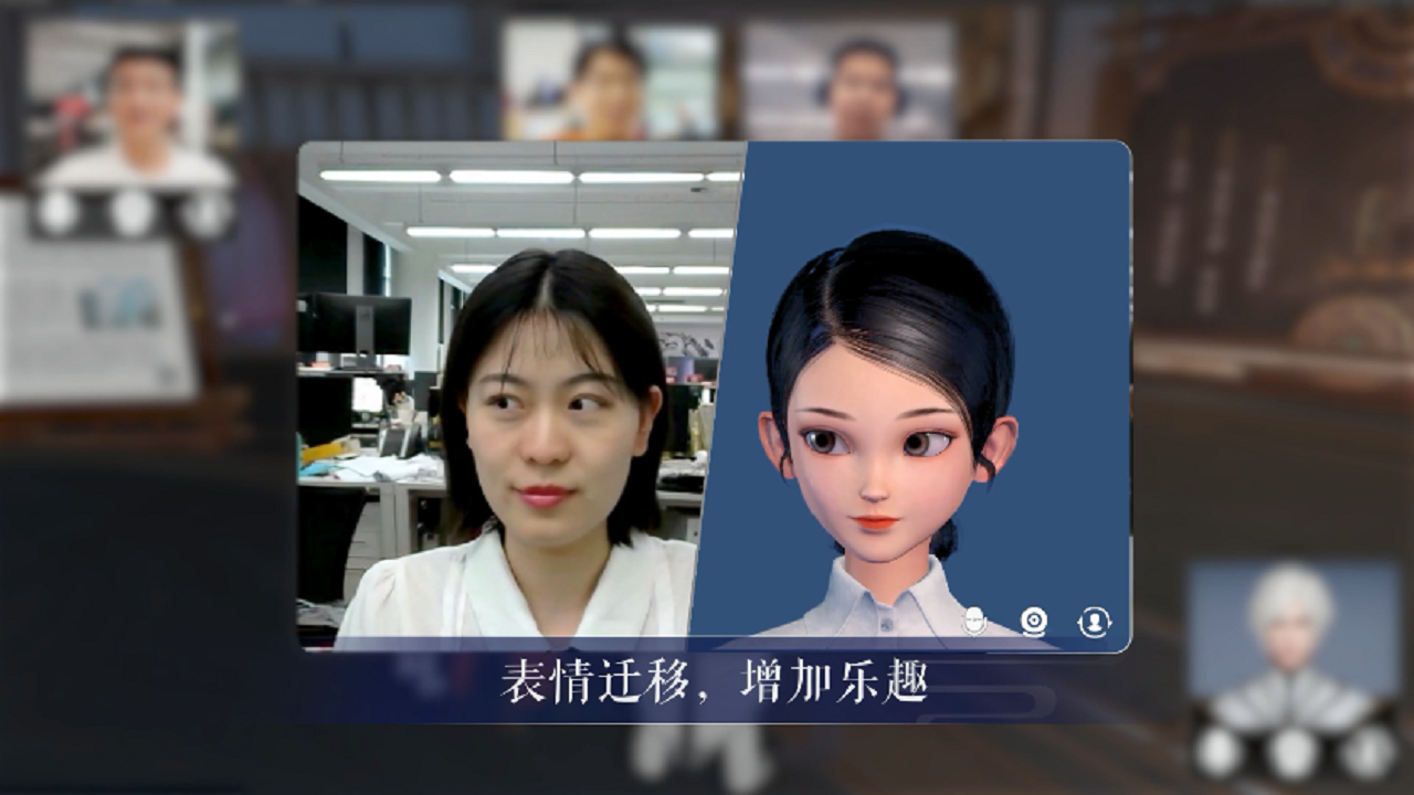 图片展示了一个真实女性和一个虚拟动画人物的对比，背景是办公室环境。动画人物看起来像是电脑生成的。
