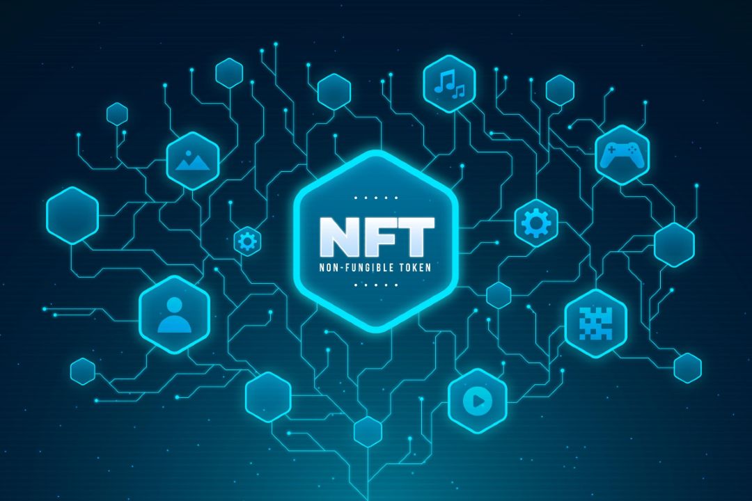 这张图片展示了以“NFT 非同质化代币”为中心的数字艺术和加密技术图标，蓝色背景上有电路板样式的设计。