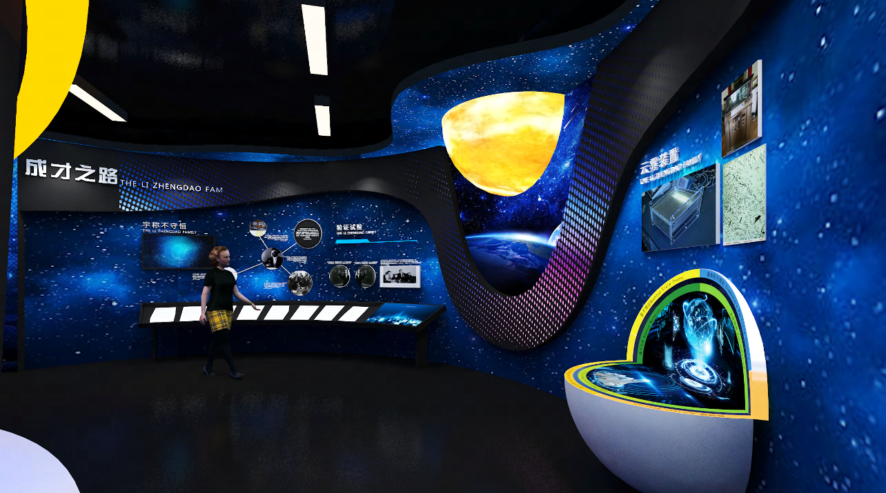 图片展示了一间以太空为主题的展览室，墙上有行星图片和介绍文字，一位观众正在观看展示内容。