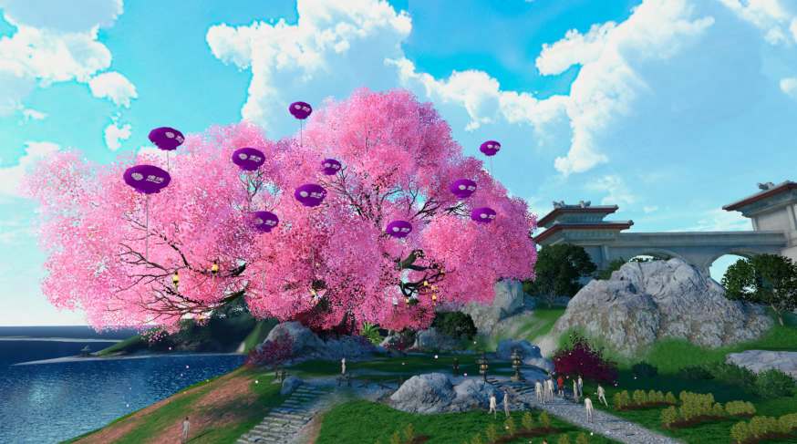 图片展示了盛开的粉色樱花树，蓝天白云下，有人在赏花散步，周围环境宁静美丽，还有几个紫色气球飘在空中。